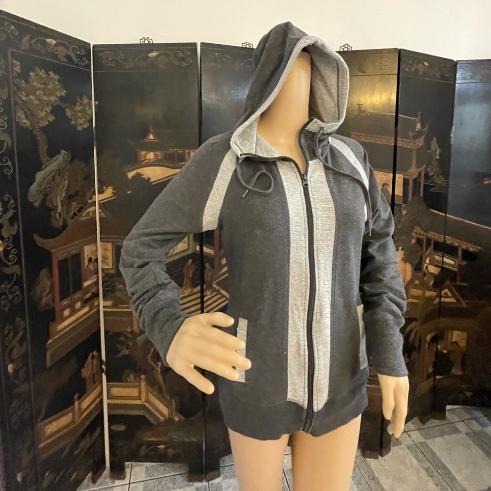 Everlast brand hoodie gray